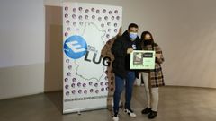 Gerente de El Boni en la recogida del primer premio