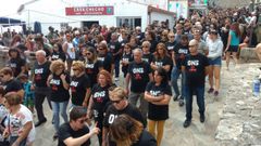 Vecinos de Ons protestando por las restricciones de acceso a la isla, en una imagen del 2019. 