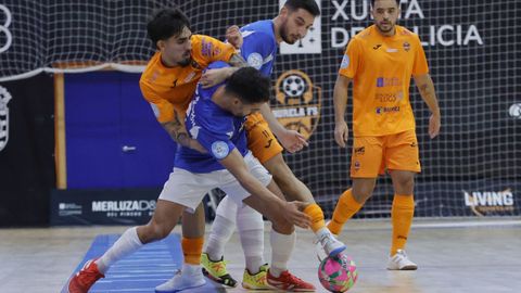 Marquinho pugna por el baln durante el partido frente al Melistar de la pasada semana.