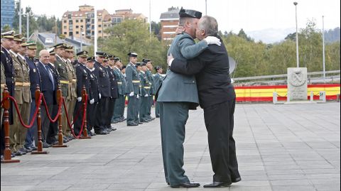 Fiesta de la Guardia Civil. Imposici�n de medallas