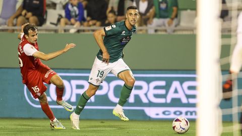 Sabin Merino, en el partido ante el Amorebieta en la primera vuelta.