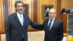 El presidente de Kern Pharma, a la izquierda, junto con el alcalde de Monforte