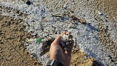 Material aparecido en la playa de Balieiros