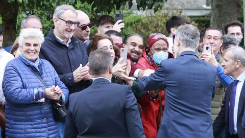 Cientos de personas se acercaron a saludar al monarca