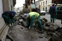 Inversiones. La renovaci�n de la red de abastecimiento de agua en la calle Benito Vicetto, obra del a�o 2007, computa entre las inversiones de Aqualia que reconoce el informe municipal. 
