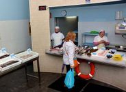 La pescader�a de la cofrad�a est� consolidada y factura unos 400.000 euros al a�o. 