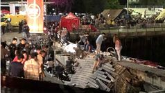 As� fueron las operaciones de rescate tras el�derrumbe del muelle en O Marisqui�o