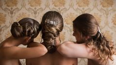 Uno de los peinados de novia dise�ados por �ngeles Salgueiro que se inspiran en la obra del artista David Cat�