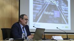 El comisionado para el corredor Atlantico , Jos Antonio Sebastin, interviene en la presentacin del avance del Plan Director del Corredor Atlntico para Asturias