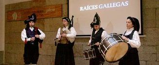 Las fiestas de A Peregrina que empezaron ayer no olvidan la diversi�n para los peque�os.