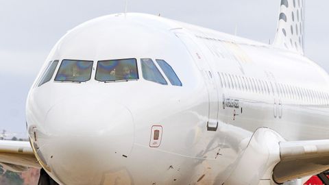 Imagen de archivo de un avi�n a punto de despegar.