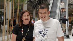 Silvia y Rubn, en el centro comercial Oden, donde hace dos meses se implant La Hora Tranquila