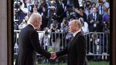 El esperado apret�n de manos entre Biden y Putin se produjo en Villa La Grange, en Ginebra.