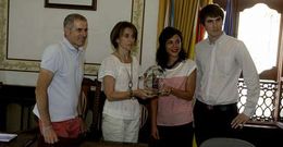 �lvarez Lastra recibi� la estatuilla de Allianz que reconoce As Catedrais como la s�ptima maravilla. 