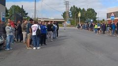 Trabajadores concentrados esta ma�ana en el pol�gono industrial de Bergondo