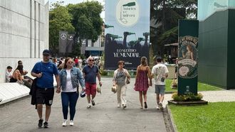 Asistentes a la Feria Internacional de Muestras de Asturias, celebrada en Gij�n