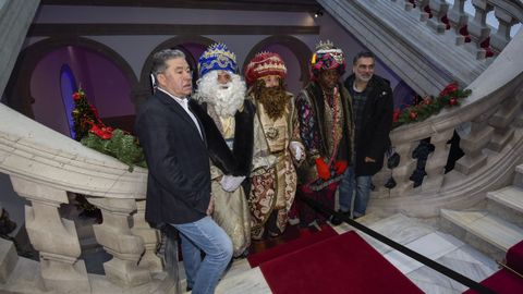El alcalde de Pontevedra, Miguel Anxo Fern�ndez Lores, recibi� a los Reyes Magos
