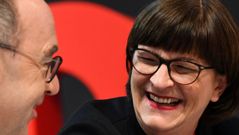 Los l�deres del SPD, Norbert Walter-Borjans y Saskia Esken