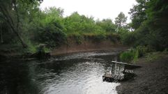 Zona del ro Cabe utilizada por los baistas en Vilanova