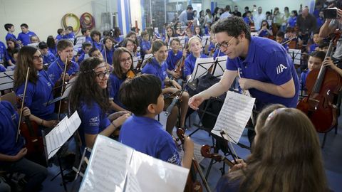 GUSTAVO DUDAMEL CON LA ORQUESTA RESUENA DE ABANCA