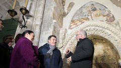 La alcaldesa, Mar�a Barral, junto al conselleiro de Cultura, Rom�n Rodr�guez, y el p�rroco de Betanzos, Santiago P�rez.