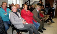 El sal�n de plenos volvi� a llenarse de p�blico, aunque hubo menos que el d�a 24.