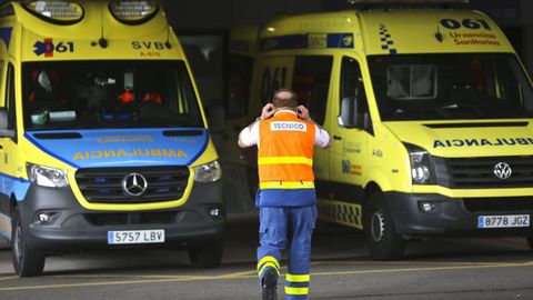 Ambulancias en el Hospital lvaro Cunqueiro, de Vigo