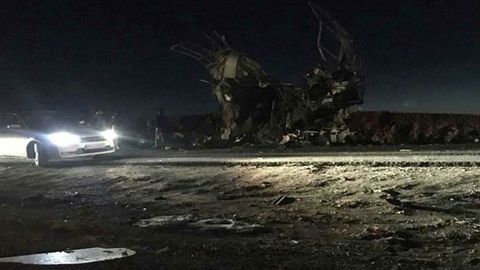 Lugar en el que se produjo el atentado suicida contra el autob�s en Khash (Ir�n)