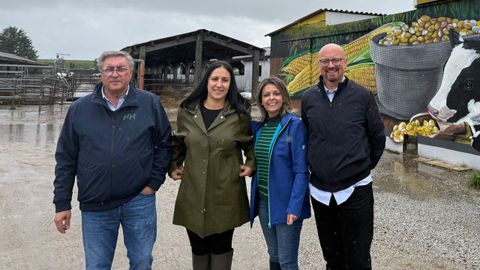 Visita de las diputadas populares a la Sociedade Cooperativa de Explotación Comunitaria Antelana