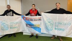 Agust�n Rivas, directivo del club; Luis Pi�eiro, presidente, y Marcos Fajardo, concejal de Deportes, en la presentaci�n de la regata.