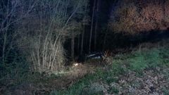 Coche accidentado de madrugada en Pi�or