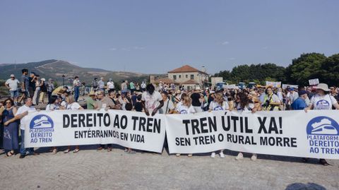 En agosto hubo una multitudinaria manifestacin para reclamar la recuperacin de frecuencias del AVE en A Gudia.