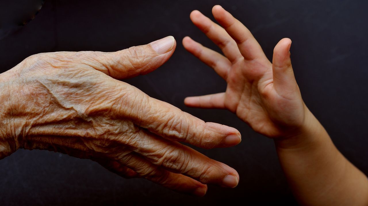 Los nacimientos en Galicia alcanzan los 11.271 hasta octubre y las defunciones aumentan un 2,29 %