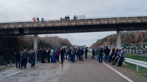 Productores de varios puntos de la provincia contin�an la protesta