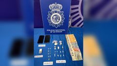 La droga y el dinero incautado a dos traficantes en Lugo.