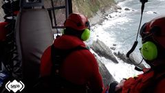 Rastreo en Muros del Nal�n en b�squeda del percebero desaparecido