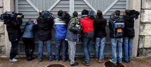 El caso ha causado gran expectaci�n medi�tica. En la foto, varios c�maras en los juzgados de Santiago.