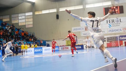 Penezio en el partido disputado contra ElPozo en A Malata.