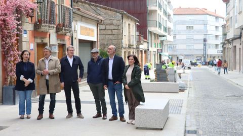 Autoridades de la Xunta, con el delegado Manuel Pardo en el centro, y a su lado el actual alcalde de Celanova, Antonio Puga, y el anterior, Jos� Luis Ferro.