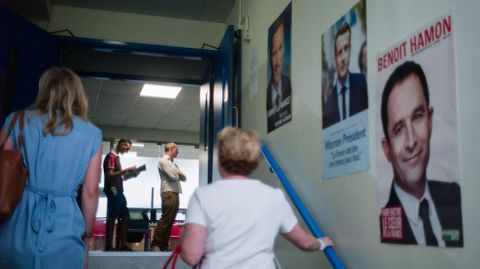 Primera vuelta de las elecciones presidenciales en Francia. Ciudadanos franceses ejercen su derecho en Hong Kong