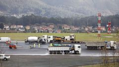 Los baches forzaron las obras en Vigo. Tres incidencias sucesivas en el firme de Peinador que obligaron a suspender diversos vuelos, llevaron en el 2024 a renovar toda su pista. 