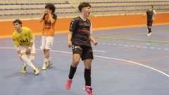 Juan Emilio celebra un gol en el �ltimo partido del Fisober como local