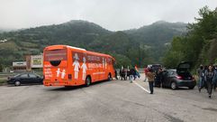 El autob�s de Hazte O�r en Pola de Lena