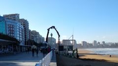 Refuerzo de la caseta de Salvamento Mar�timo de la playa de San Lorenzo de Gij�n.Trabajos de cimentaci�n de la caseta de Salvamento de la playa de San Lorenzo