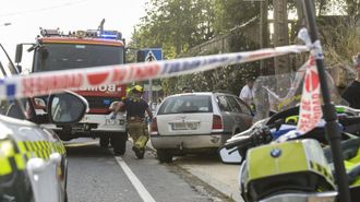 Un coche de color gris invadi� la acera en medio de un accidente m�ltiple y atropell� a la mujer y a su hija.