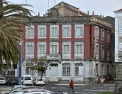 El edificio lleva una d�cada sin uso, por lo que el deterioro ha comenzado a hacer mella. 