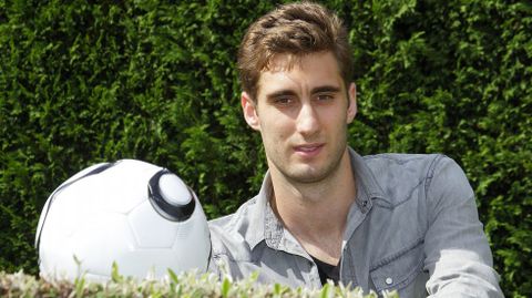 Piscu. El defensa pont�s dej� el Montreal para enrolarse en el Aarhus dan�s