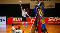 Felipe Benav�dez, en el partido disputado contra el Guaguas en A Cachada.