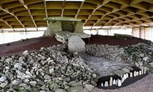 El Concello prioriza la explotaci�n del turismo, con el Dolmen de Dombate como referencia.