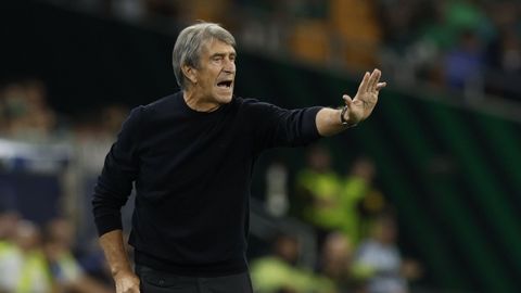 El entrenador del pr�ximo rival del Celta, el Betis, Manuel Pellegrini.